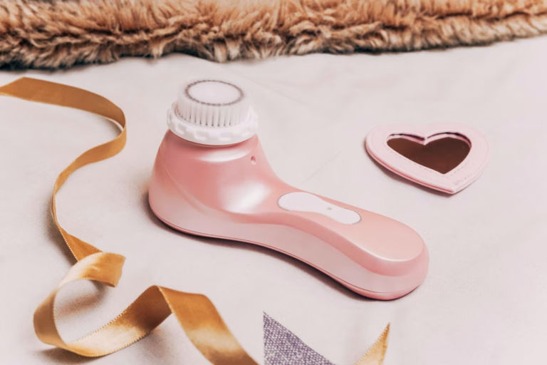 2026 素顏也能超好看！專家教你打造零妝感氣質美/圖來源：Photo by Emily Underworld on Unsplash